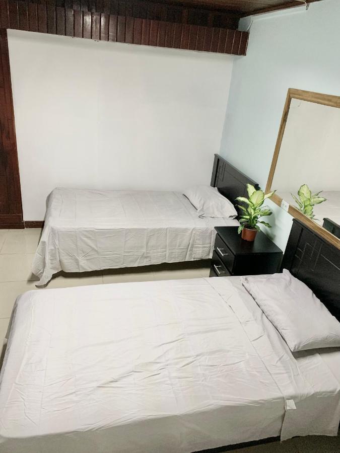 Global House Cr Hostel Backpackers Alajuela Habitacion Compartida 2 Camas Por Habitacion Exterior foto